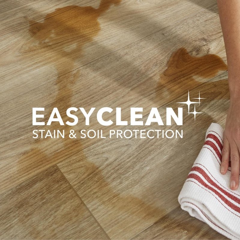 Cleaning a SolidTech floor with EasyClean technology